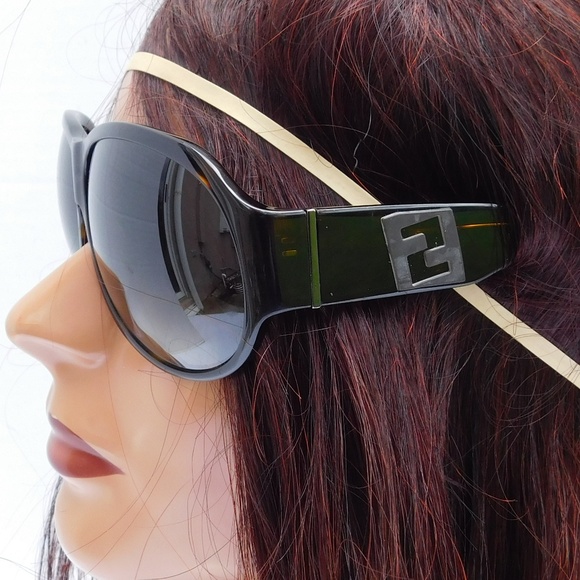 FENDI Accessories - SOLD-AUTHENTIC FENDI FS472M 125 BROWN SUNGLASSES